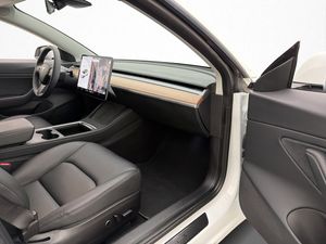 Tesla Model 3 bild 26