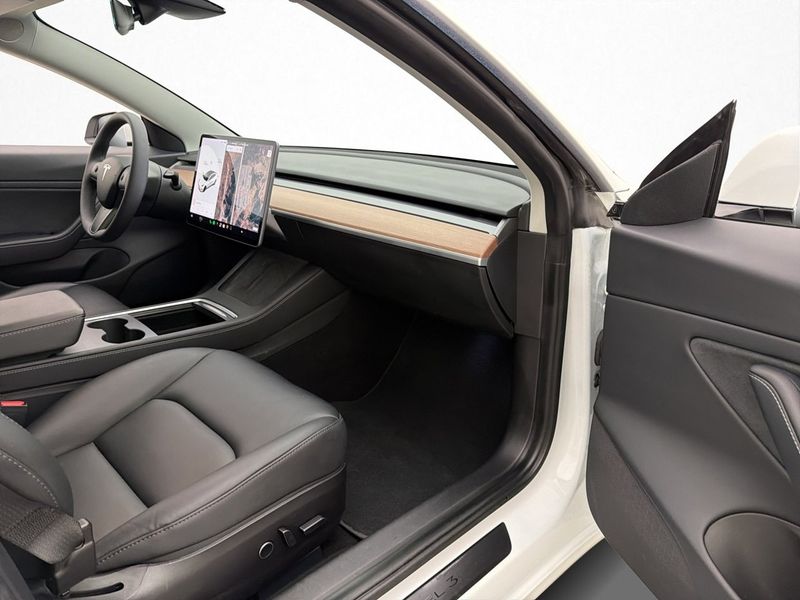 Tesla Model 3 bild 26