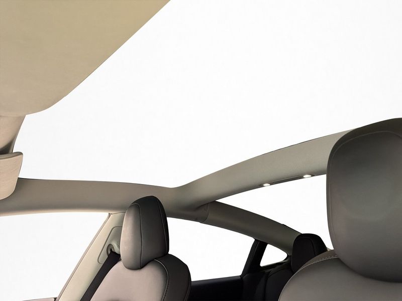 Tesla Model 3 bild 17
