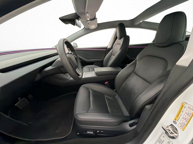 Tesla Model 3 bild 11