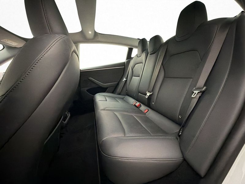 Tesla Model 3 bild 26