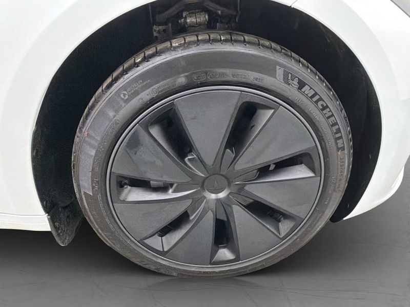 Tesla Model 3 bild 31