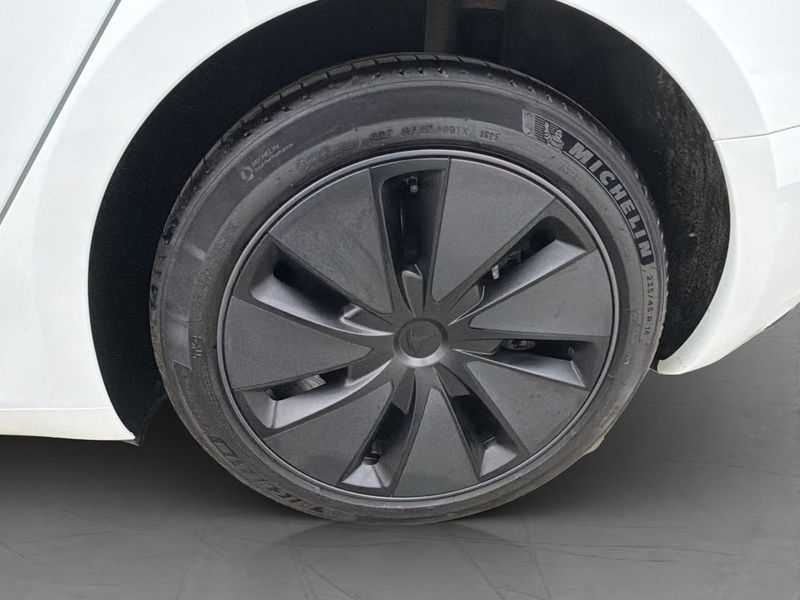 Tesla Model 3 bild 30
