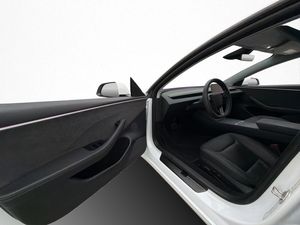 Tesla Model 3 bild 32