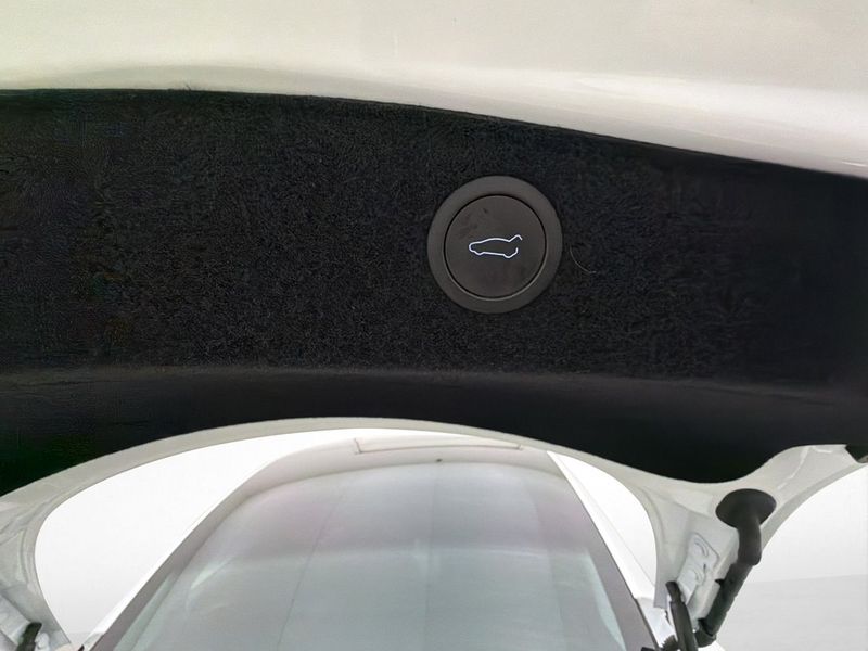 Tesla Model 3 bild 27