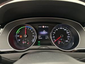 Volkswagen Passat bild 24