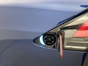 Tesla Model X bild 33
