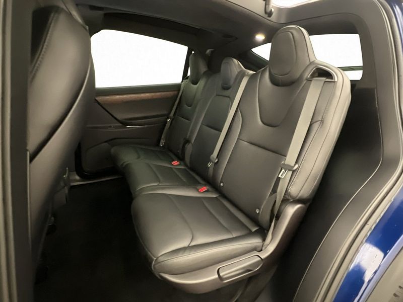 Tesla Model X bild 27