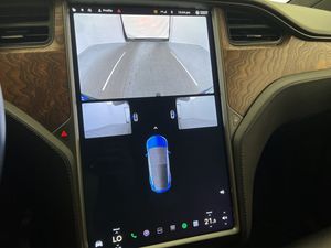 Tesla Model X bild 18