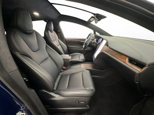Tesla Model X bild 26