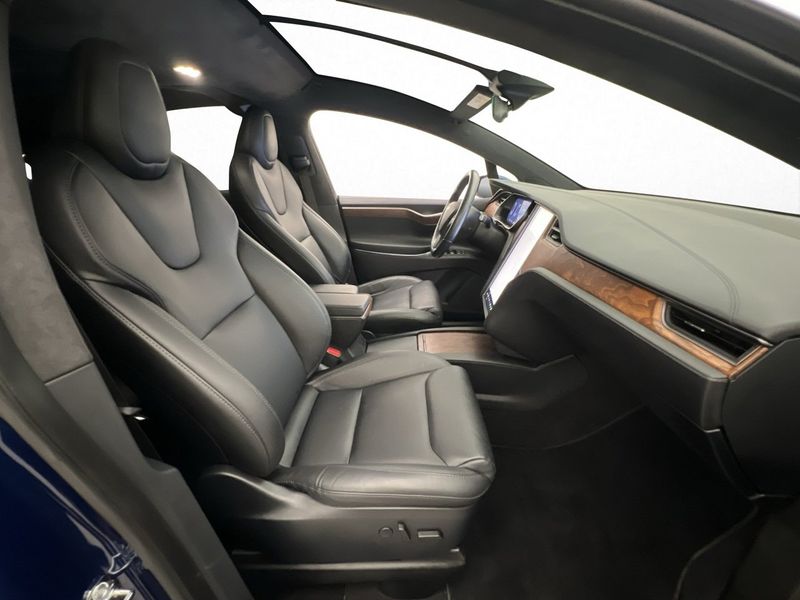 Tesla Model X bild 26