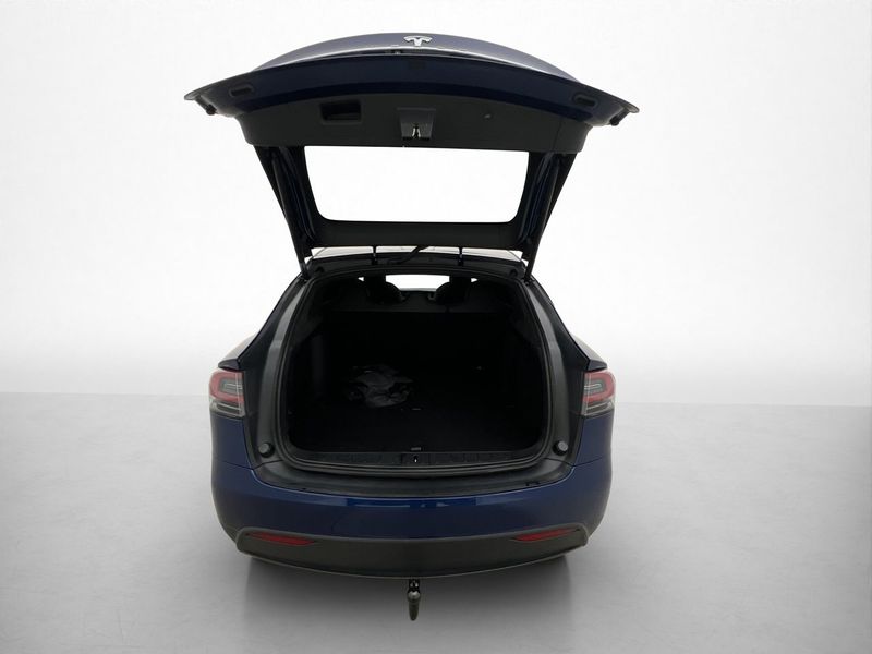 Tesla Model X bild 28