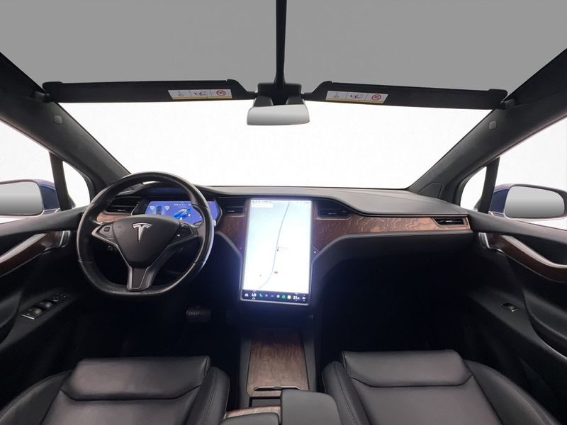 Tesla Model X bild 14