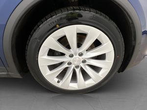 Tesla Model X bild 37