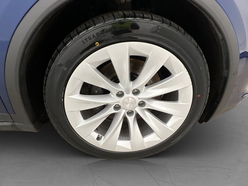 Tesla Model X bild 37