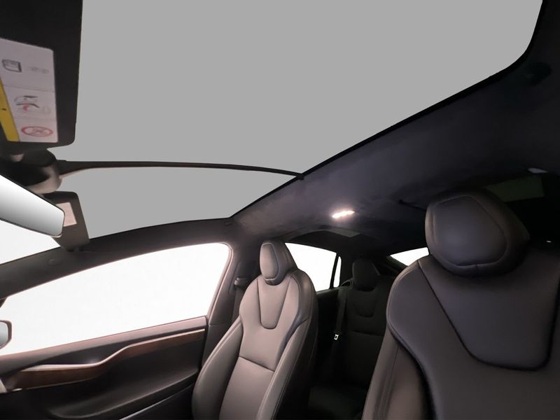 Tesla Model X bild 12