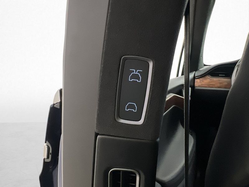 Tesla Model X bild 30