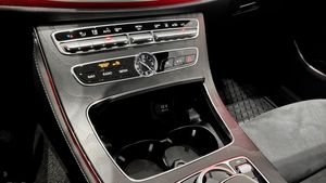 Mercedes E220 bild 19