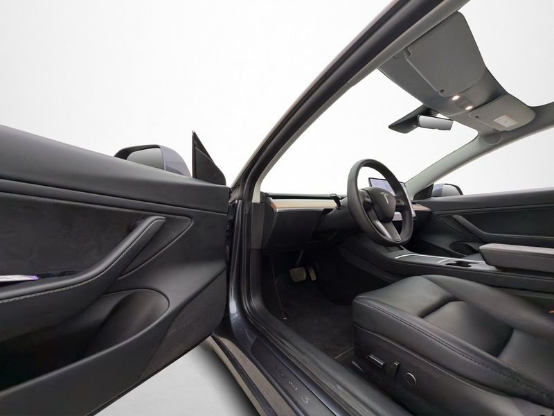 Tesla Model 3 bild 17