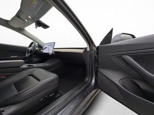Tesla Model 3 bild 11