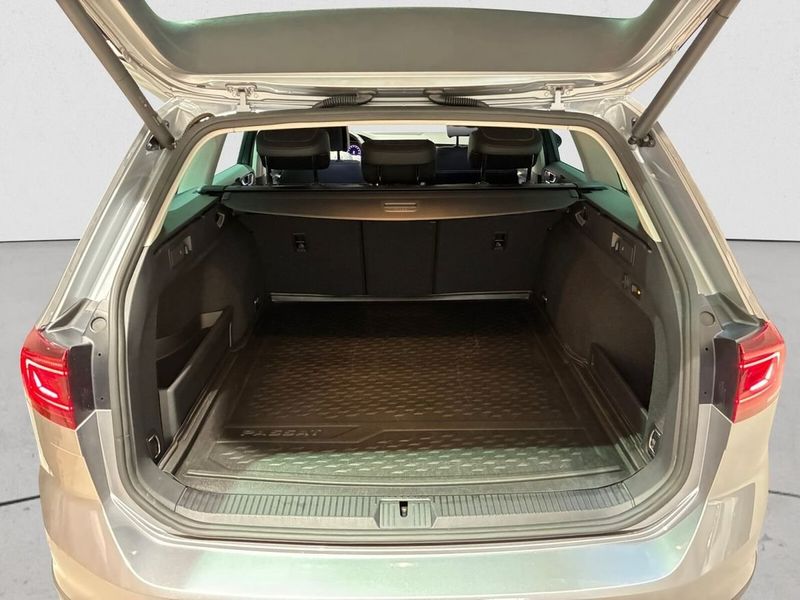 Volkswagen Passat bild 13