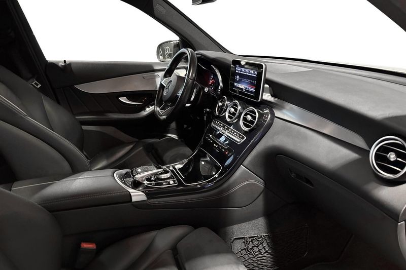 Mercedes GLC220 bild 9