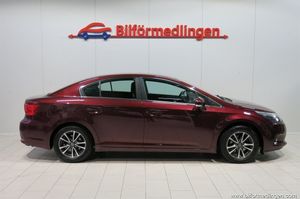 Toyota Avensis bild 2