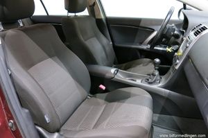 Toyota Avensis bild 7