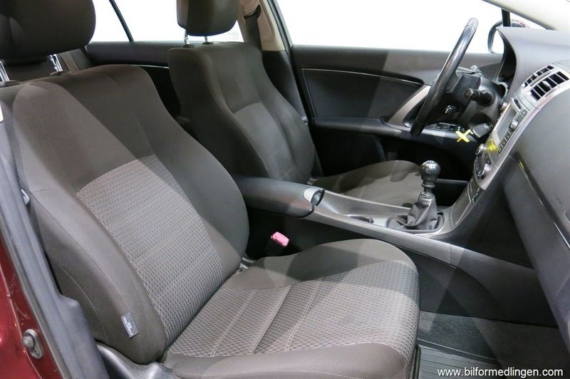 Toyota Avensis bild 7