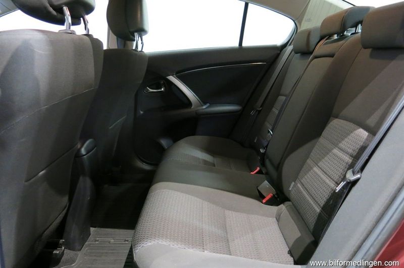 Toyota Avensis bild 11