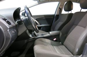 Toyota Avensis bild 10