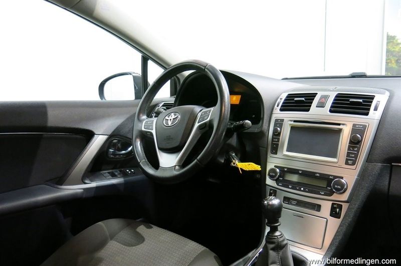Toyota Avensis bild 9