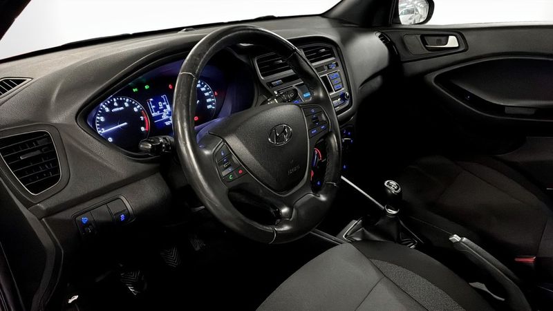 Hyundai i20 bild 4