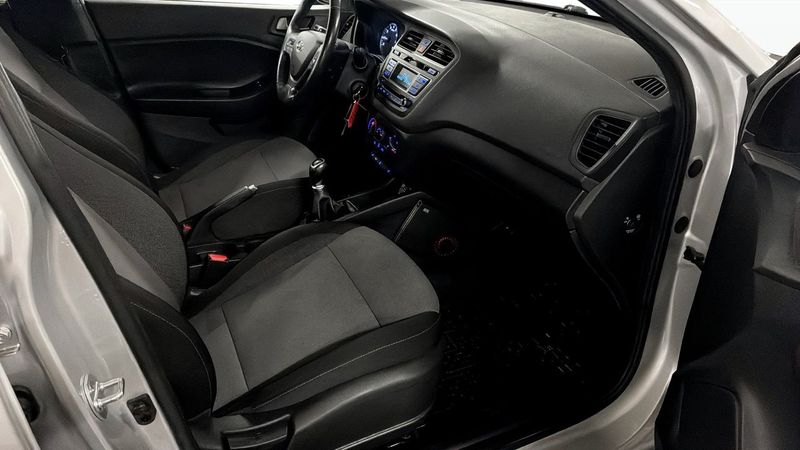 Hyundai i20 bild 3