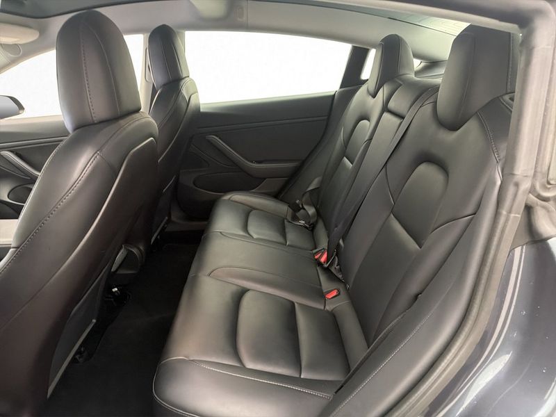 Tesla Model 3 bild 25