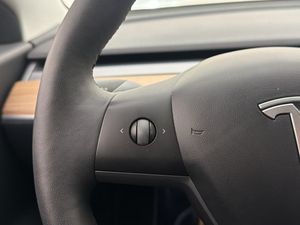 Tesla Model 3 bild 13