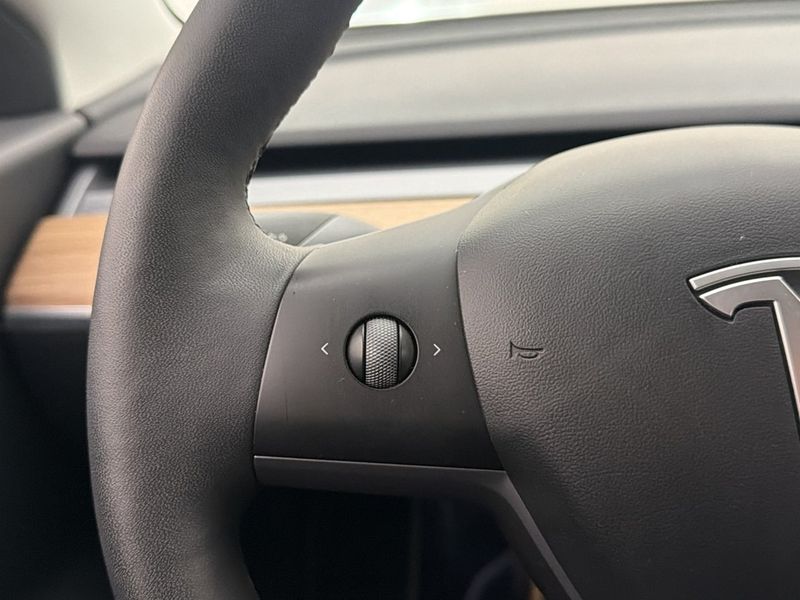 Tesla Model 3 bild 13