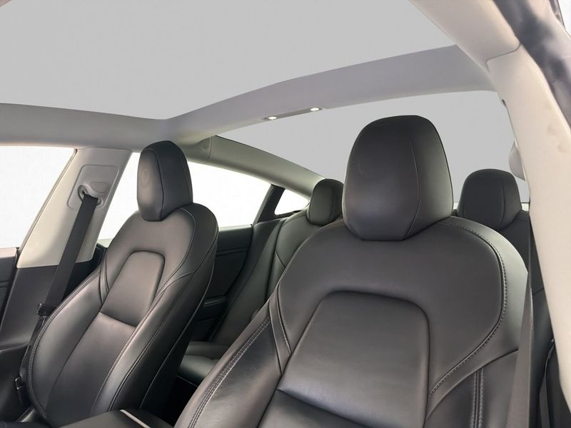 Tesla Model 3 bild 11