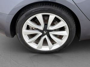 Tesla Model 3 bild 31