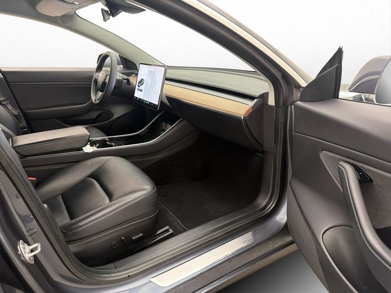 Tesla Model 3 bild 28