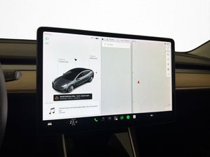 Tesla Model 3 bild 17