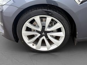 Tesla Model 3 bild 29