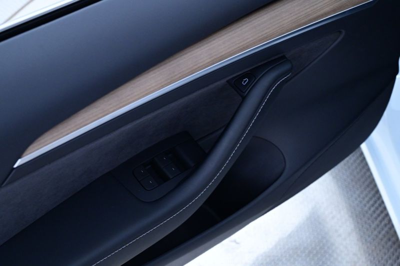 Tesla Model 3 bild 10
