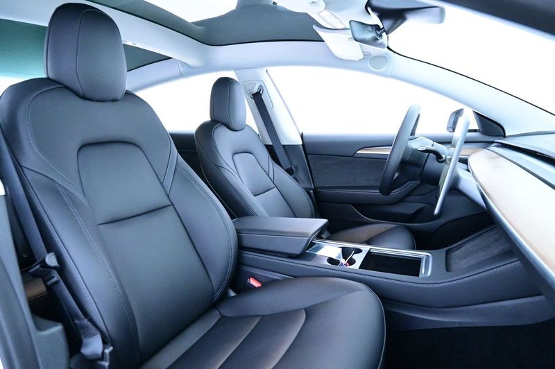 Tesla Model 3 bild 12