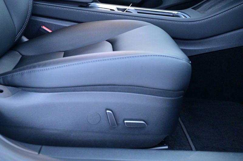 Tesla Model 3 bild 13