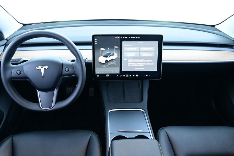 Tesla Model 3 bild 6