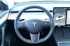 Tesla Model 3 bild 7