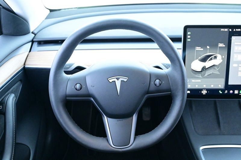 Tesla Model 3 bild 7