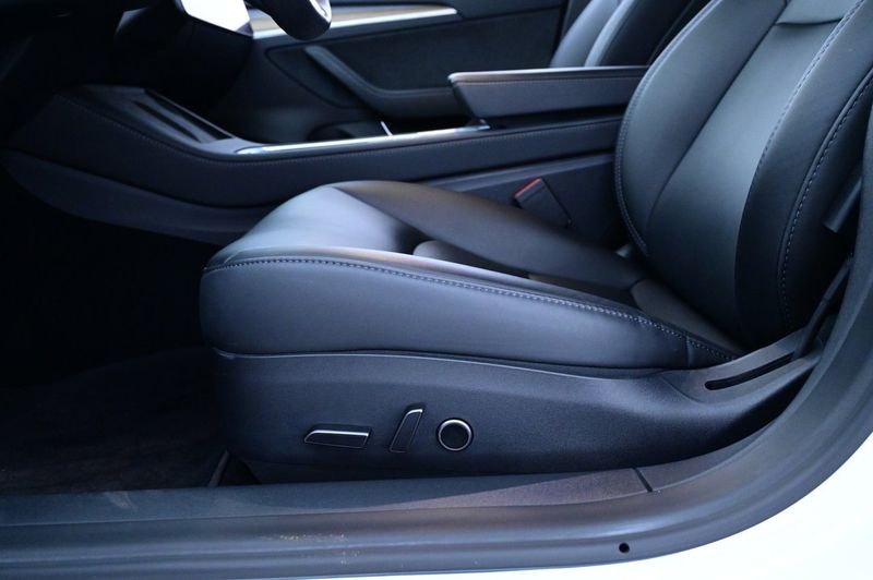 Tesla Model 3 bild 11