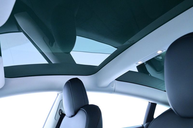 Tesla Model 3 bild 24